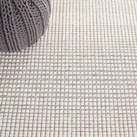 Safavieh Marbella Mrb208F Ivory/Grey Rug.