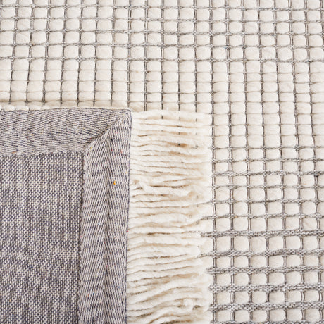 Safavieh Marbella Mrb208F Ivory/Grey Rug.