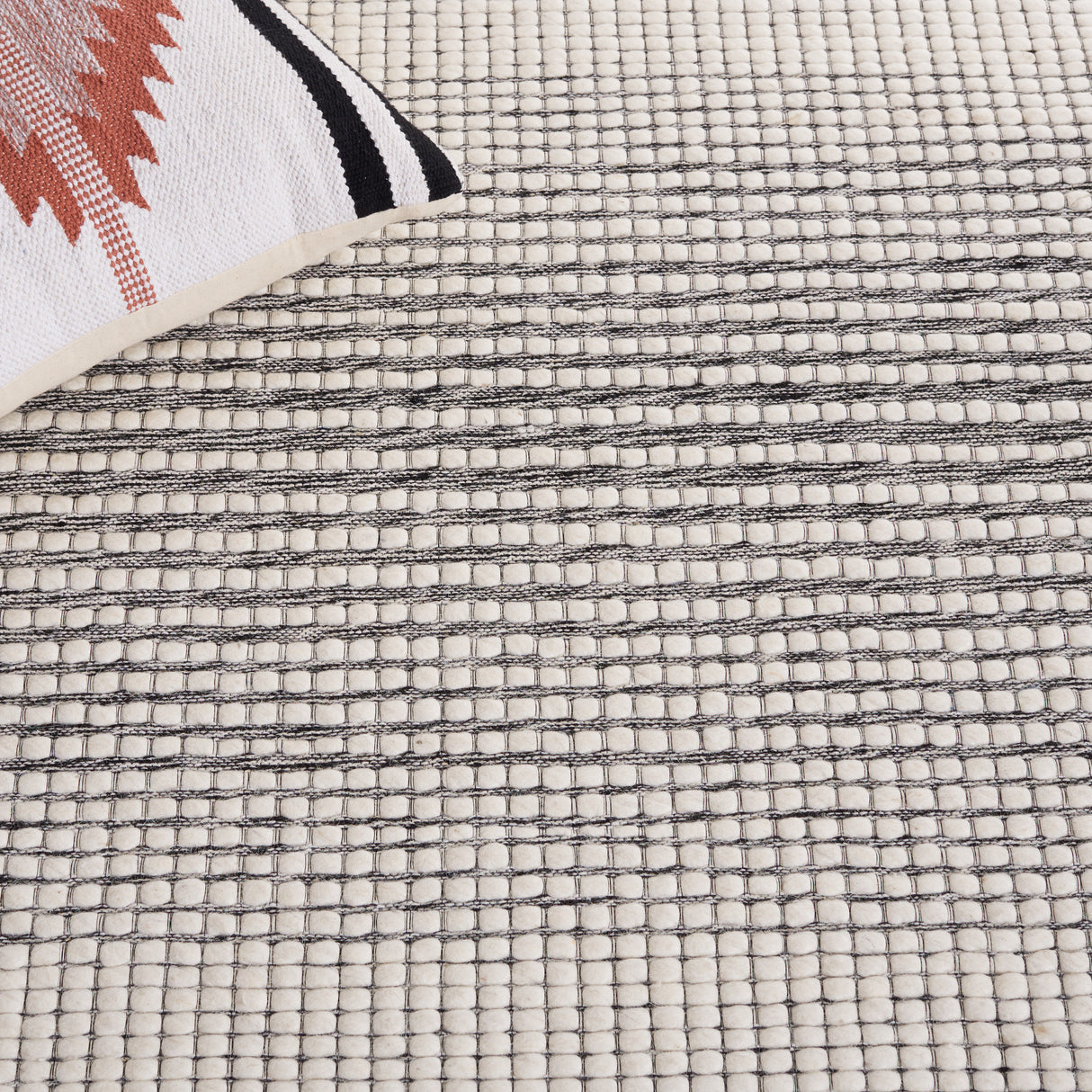 Safavieh Marbella Mrb208Z Ivory/Black Rug.