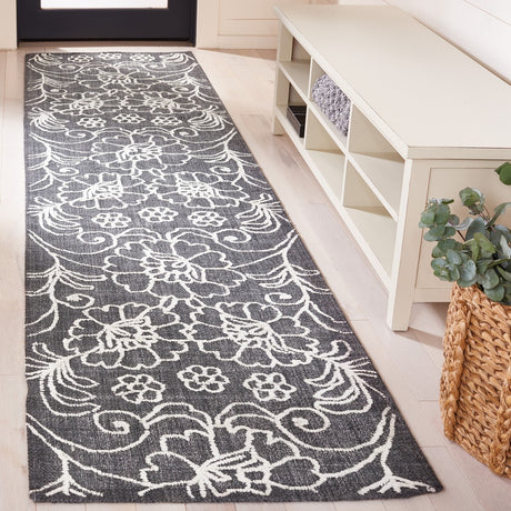 Safavieh Marbella Mrb323Z Black/Ivory Rug.