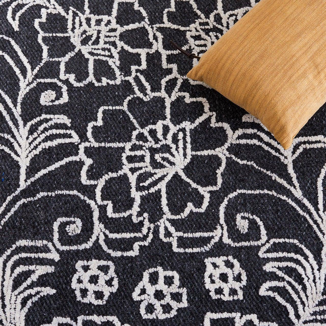 Safavieh Marbella Mrb323Z Black/Ivory Rug.