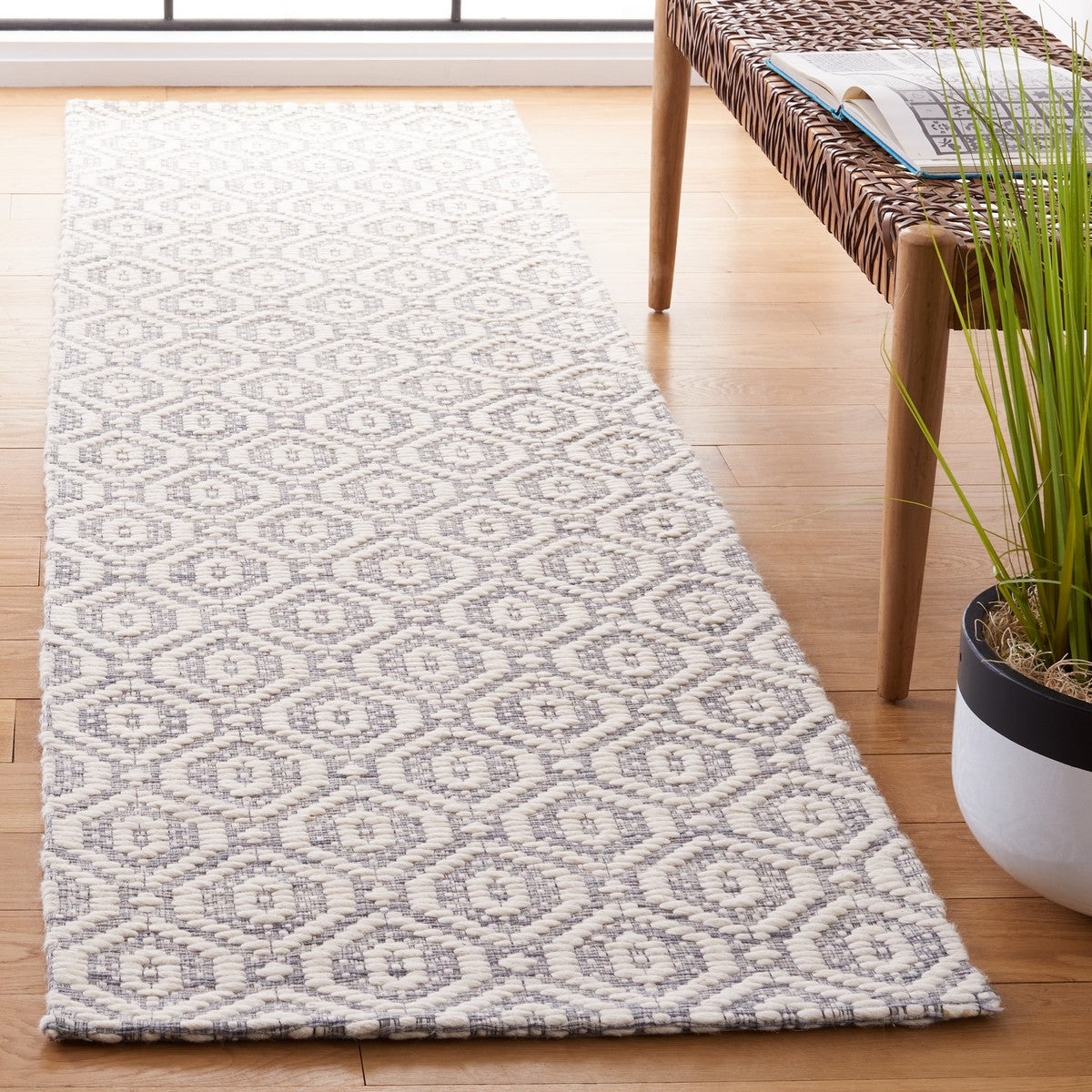 Safavieh Marbella Mrb325F Grey/Ivory Area Rug