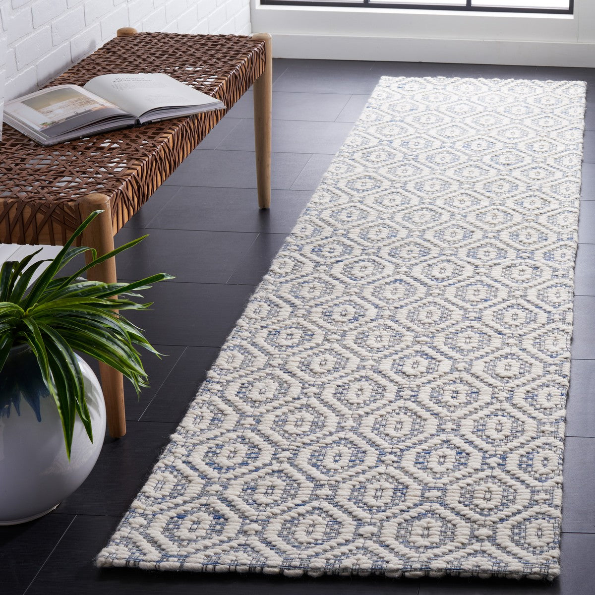 Safavieh Marbella Mrb325N Blue/Ivory Area Rug