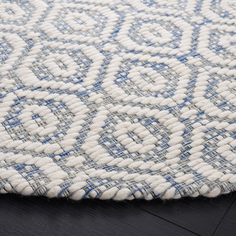 Safavieh Marbella Mrb325N Blue/Ivory Rug.
