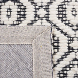 Safavieh Marbella Mrb325Z Black/Ivory Rug.