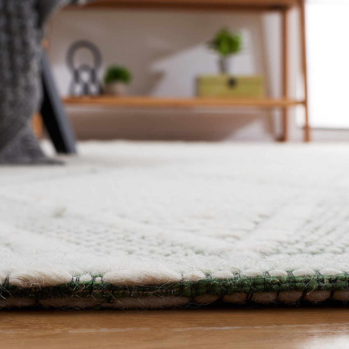 Safavieh Marbella Mrb326Y Green/Ivory Rug.