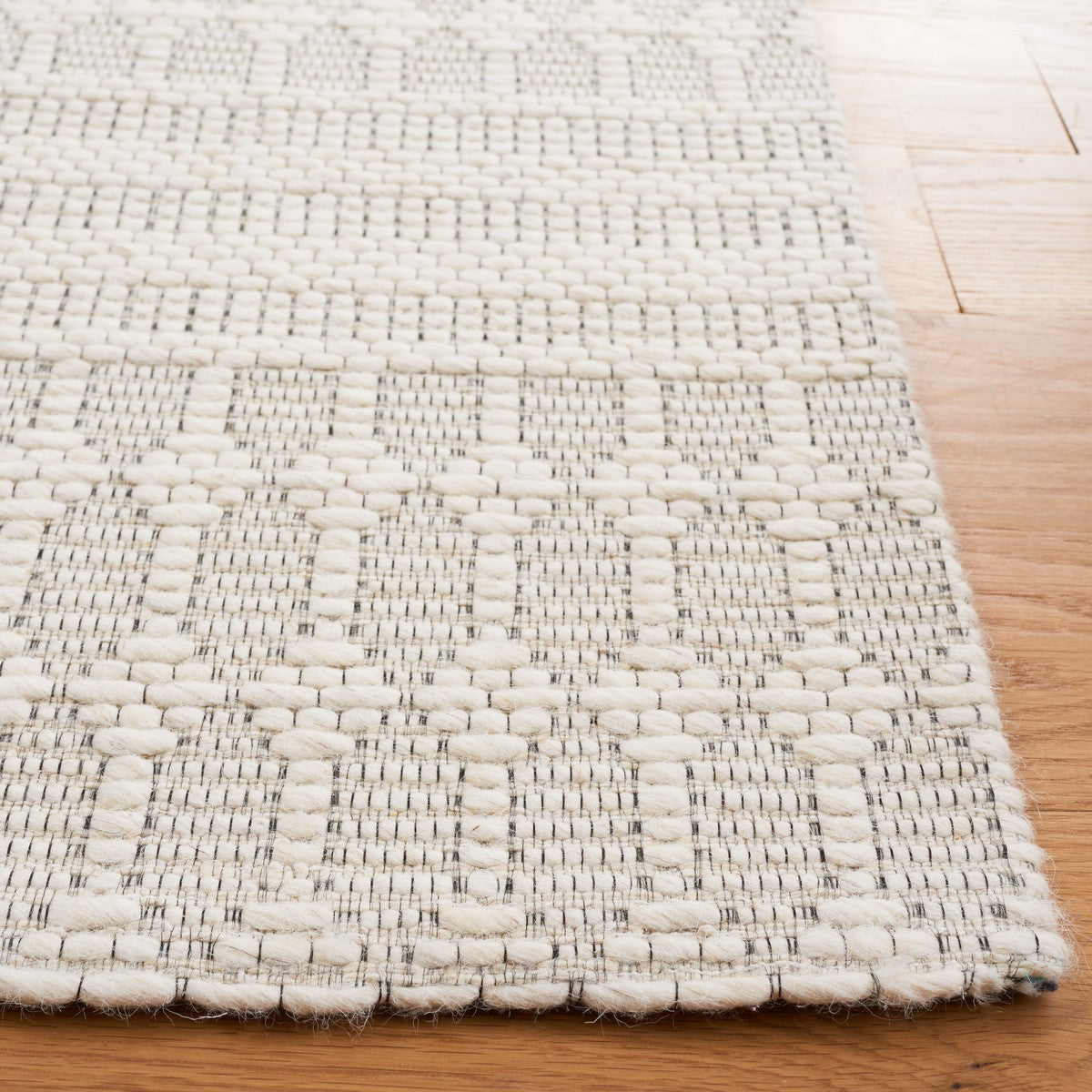 Safavieh Marbella Mrb327A Ivory/Beige Rug.
