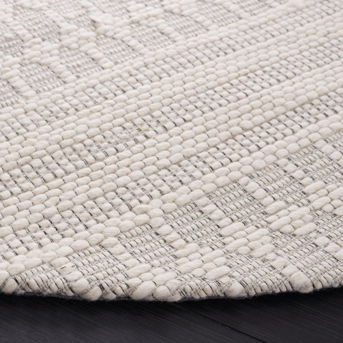 Safavieh Marbella Mrb327A Ivory/Beige Rug.