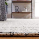 Safavieh Marbella Mrb327Z Black/Ivory Rug.
