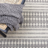 Safavieh Marbella Mrb327Z Black/Ivory Rug.
