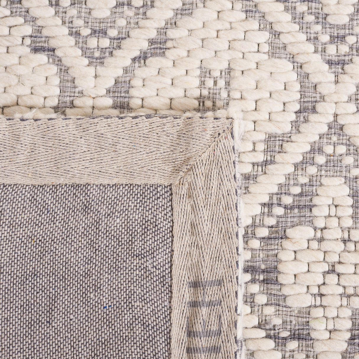 Safavieh Marbella Mrb328F Grey/Ivory Rug.