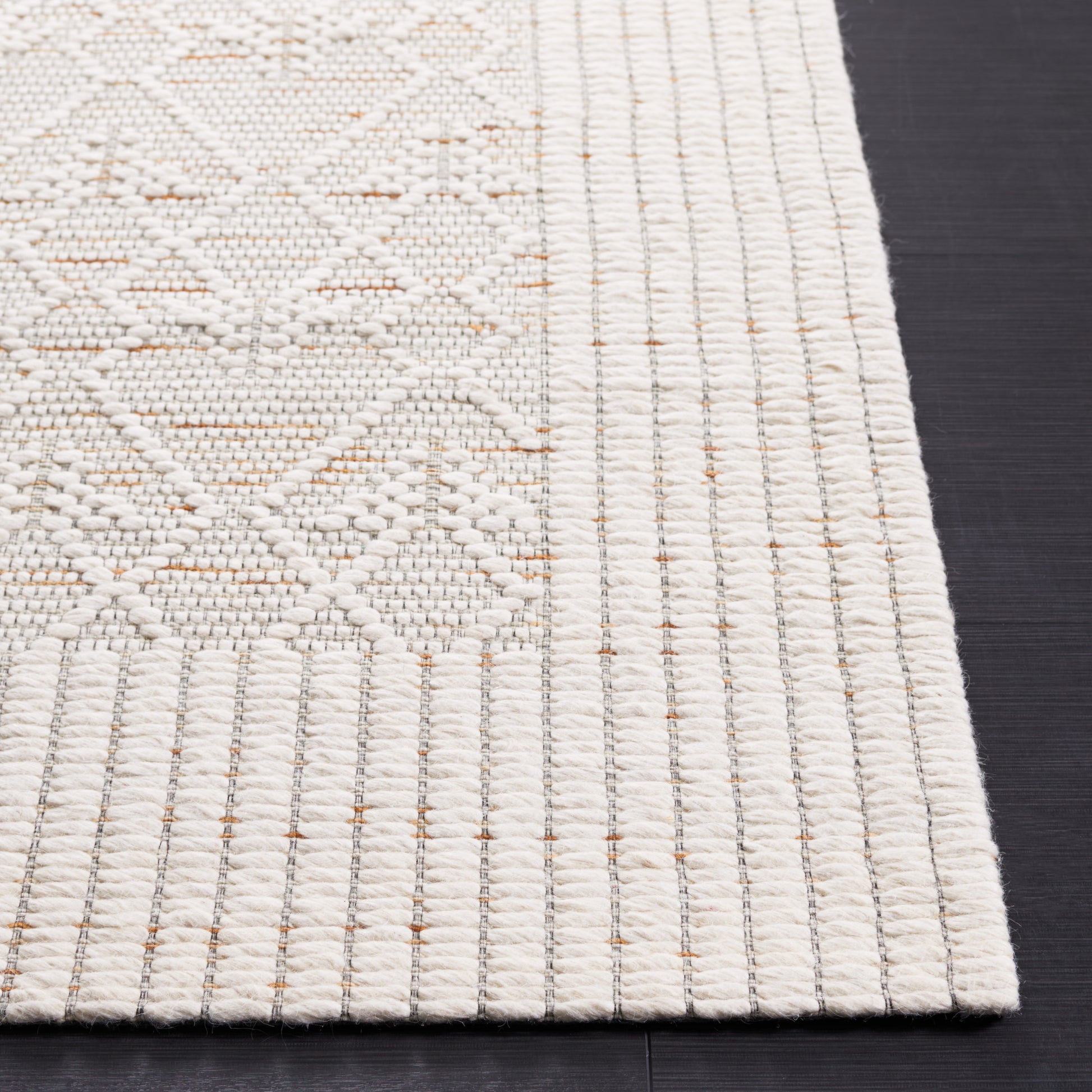 Safavieh Marbella Mrb430T Ivory/Brown Area Rug