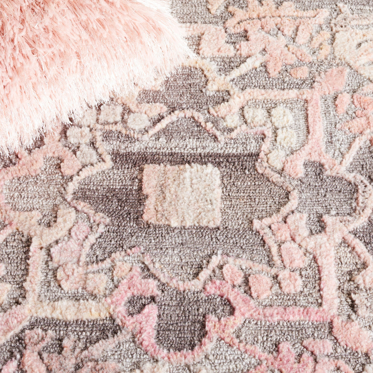 Safavieh Marquee Mrq125F Grey/Pink Rug.