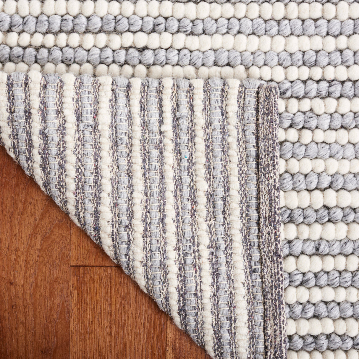 Safavieh Martha Stewart Msr9650F Ivory/Grey Rug.