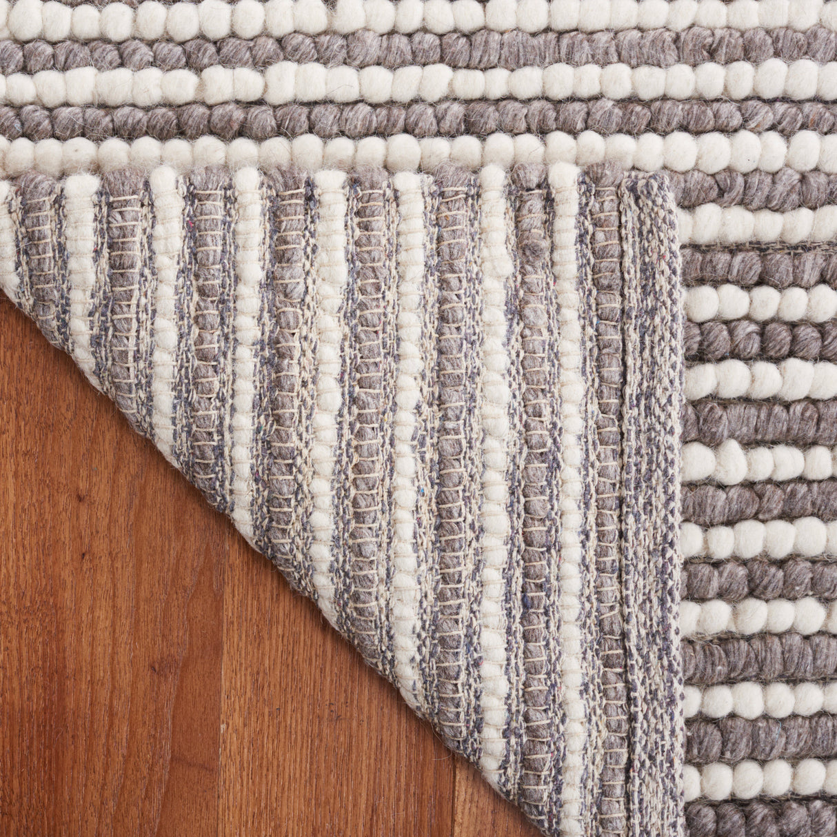 Safavieh Martha Stewart Msr9650T Ivory/Dark Brown Rug.