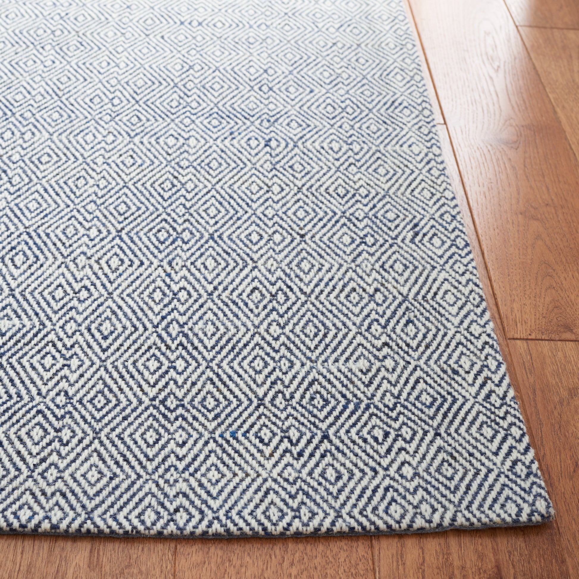 Safavieh Martha Stewart Msr9675M Blue/Ivory Area Rug