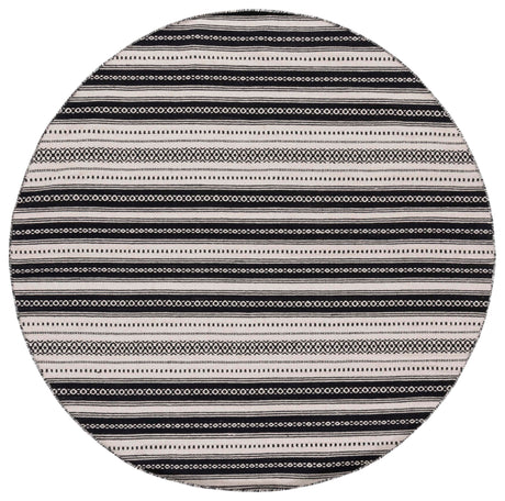 Safavieh Montauk Mtk726Z Black/Ivory Rug.