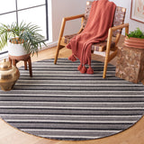 Safavieh Montauk Mtk730Z Black/Ivory Rug.