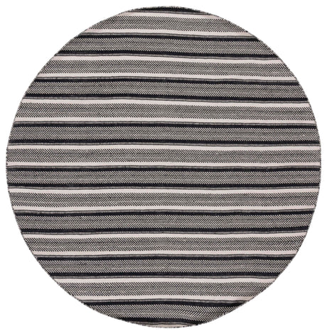 Safavieh Montauk Mtk730Z Black/Ivory Rug.