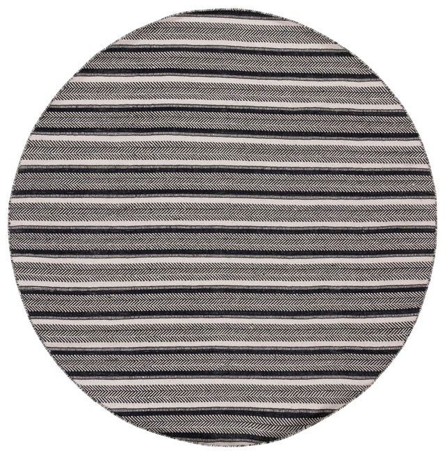 Safavieh Montauk Mtk730Z Black/Ivory Rug.