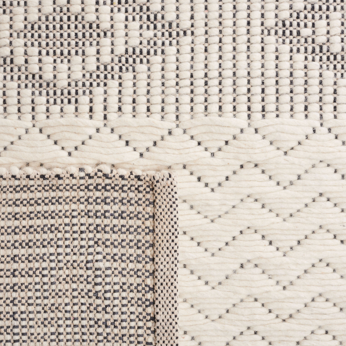 Safavieh Natura Nat204Z Ivory/Black Rug.