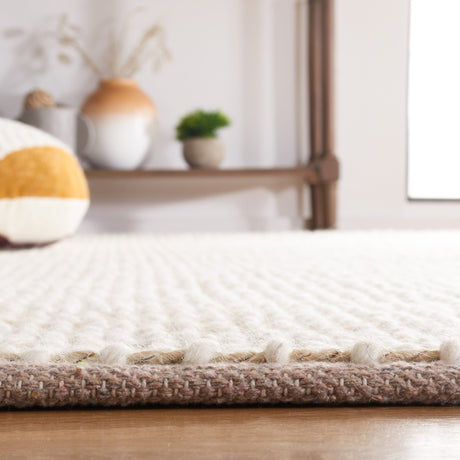 Safavieh Natura Nat221A Natural/Light Grey Rug.