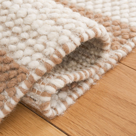 Safavieh Natura Nat225T Ivory/Light Brown Rug.