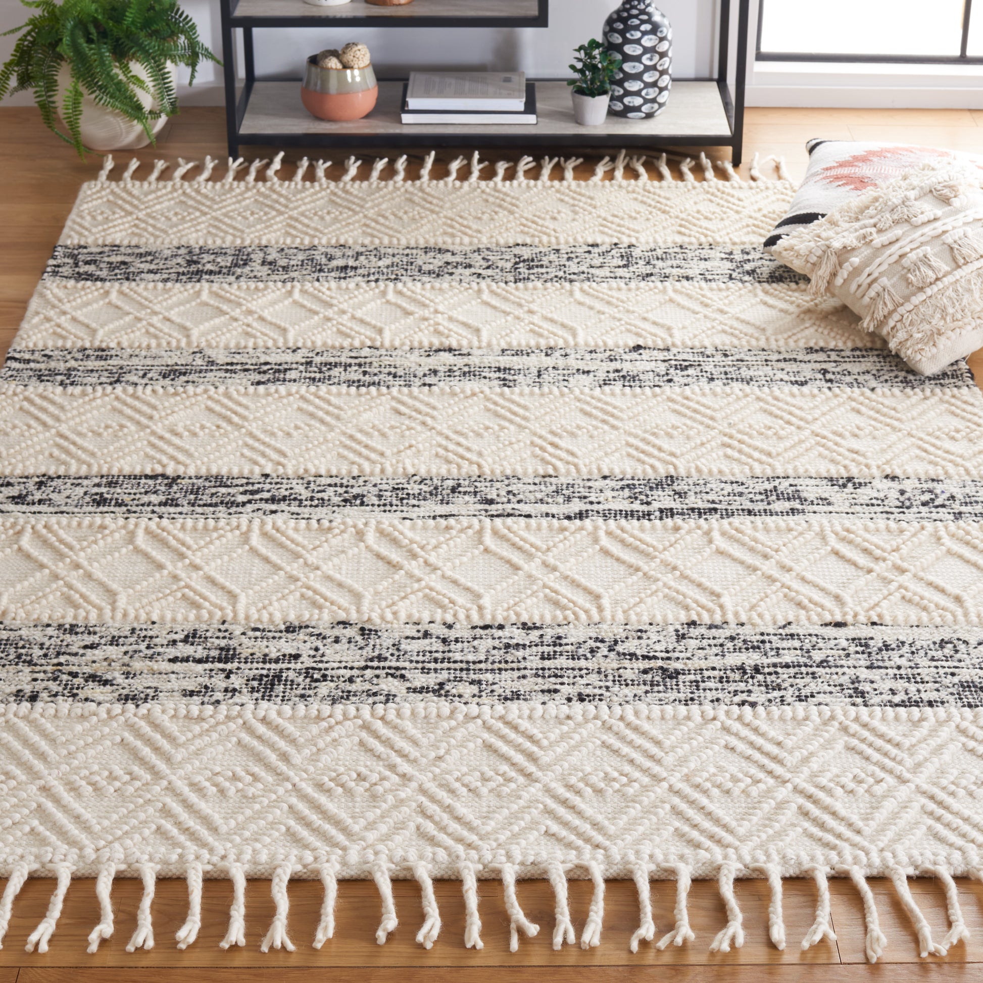 Safavieh Natura Nat298Z Ivory/Black Area Rug