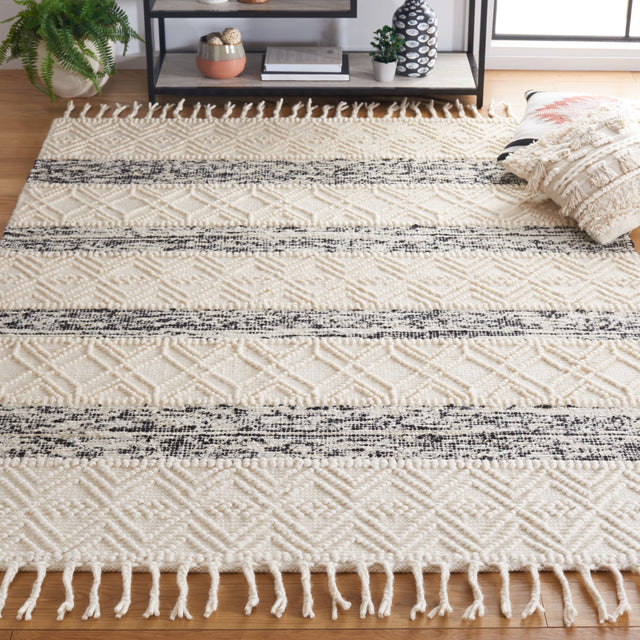 Safavieh Natura Nat298Z Ivory/Black Rug.