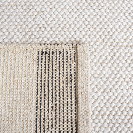 Safavieh Natura Nat324A Ivory/Black Rug.