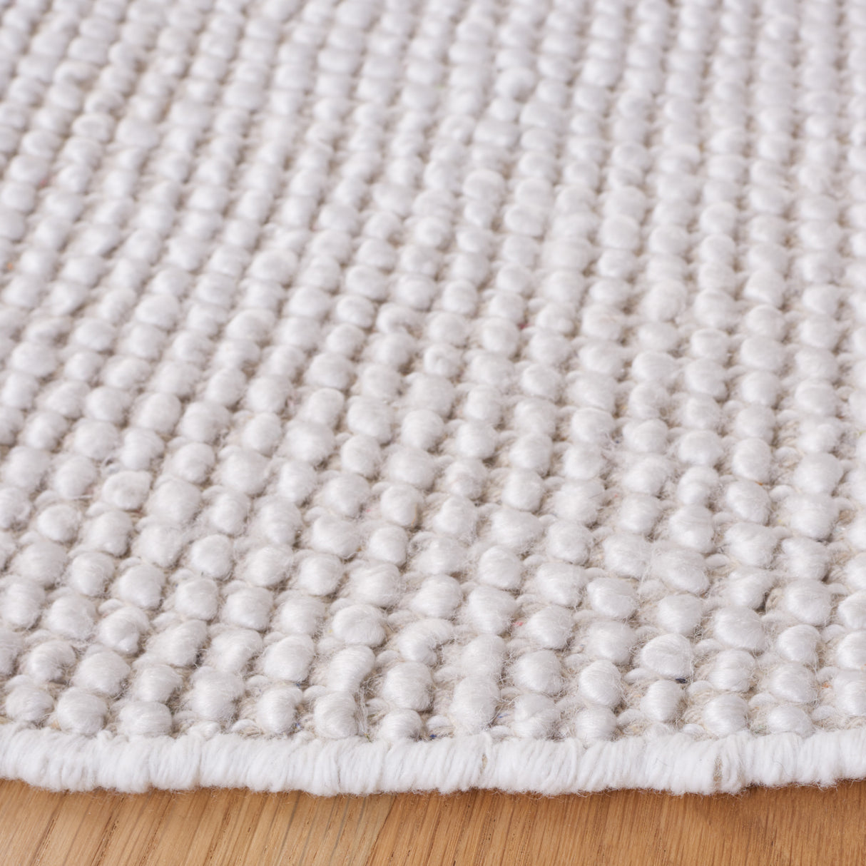 Safavieh Natura Nat324B Ivory/Beige Rug.