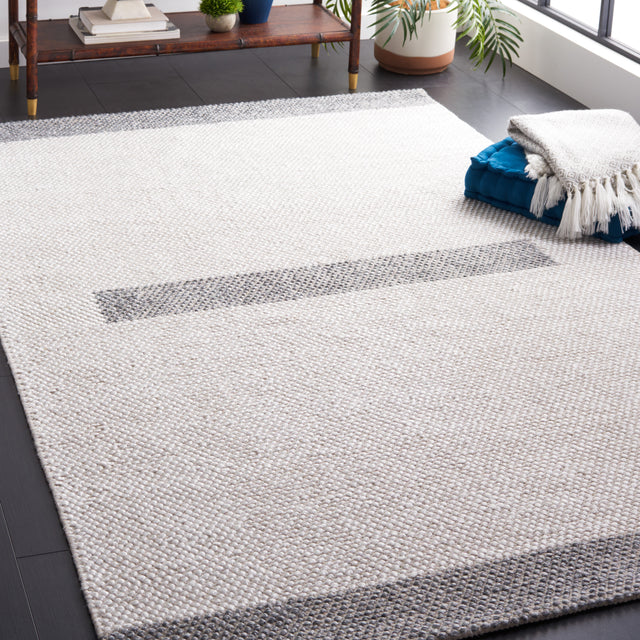 Safavieh Natura Nat324F Ivory/Dark Grey Rug.