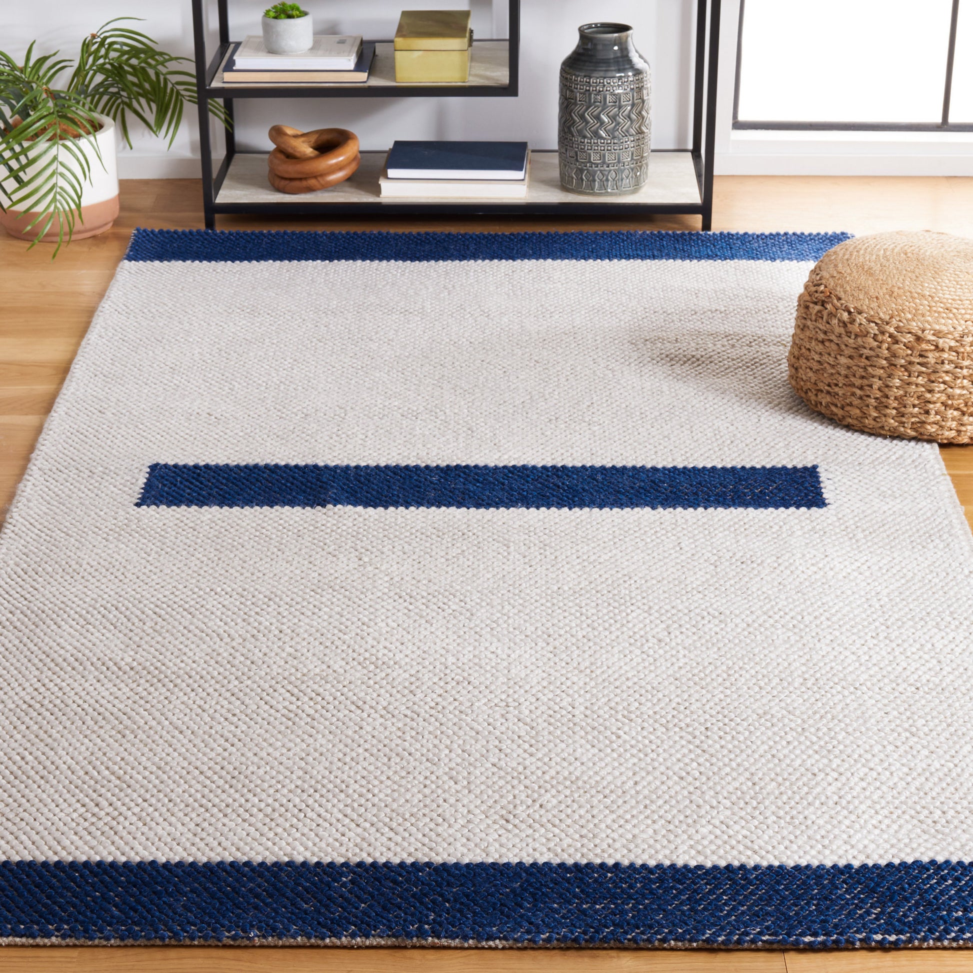 Safavieh Natura Nat324N Ivory/Navy Area Rug