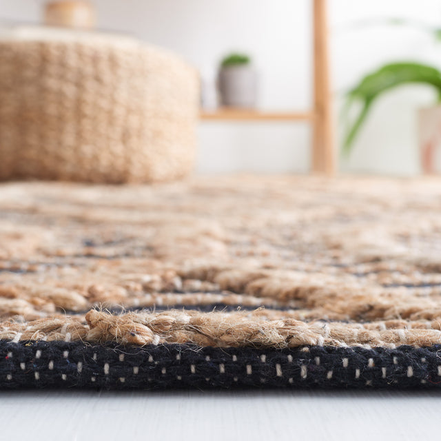 Safavieh Natural Fiber Nf378Z Black/Natural Rug.