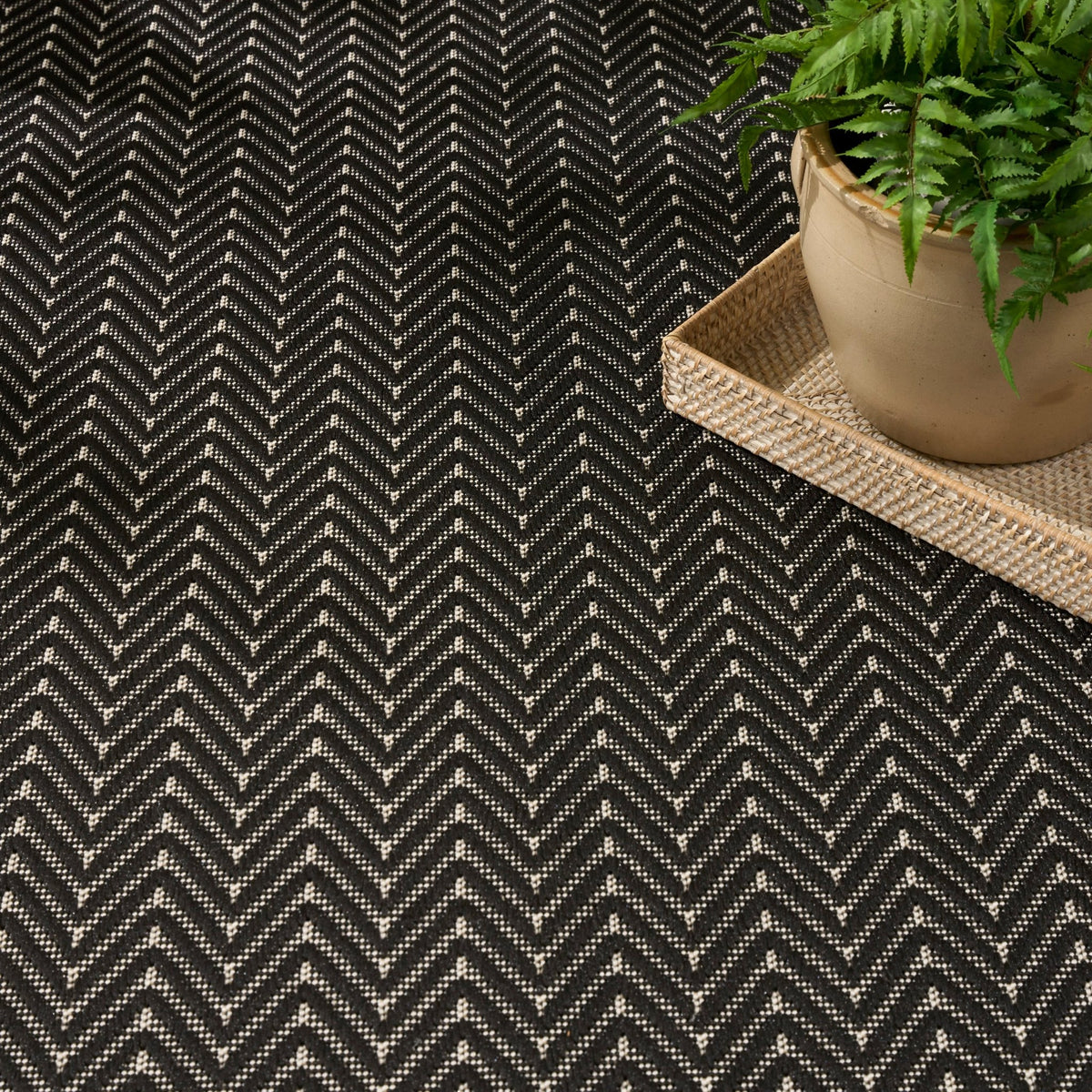 Nourison Horizon Indoor/Outdoor HOZ02 Black Contemporary Area Rugs