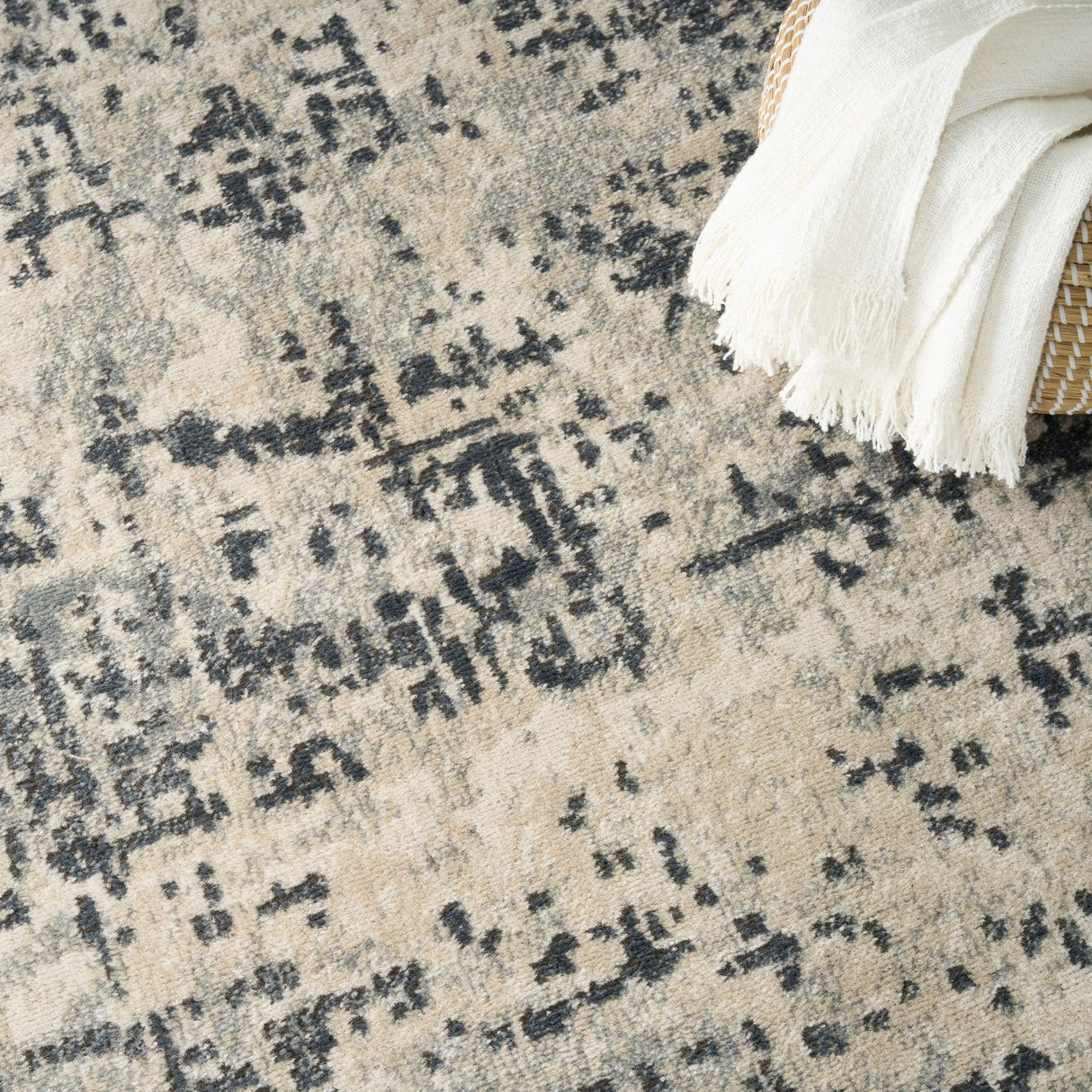 Nourison Quarry QUA17 Machine Made Ivory, Grey Rug