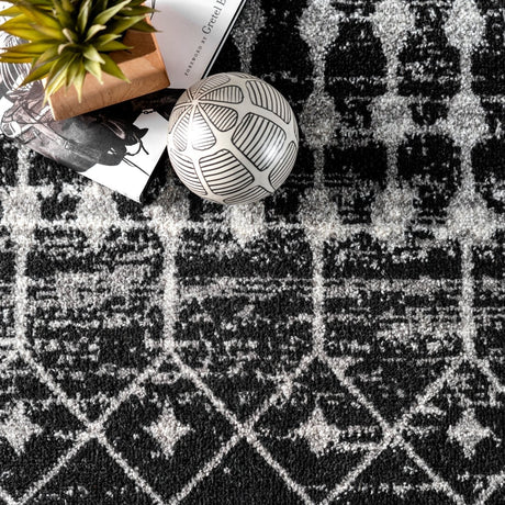 Nuloom Moroccan Blythe Nmo3123A Black Rug.