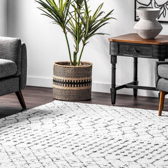 Nuloom Moroccan Blythe Nmo3123L White And Black Rug.