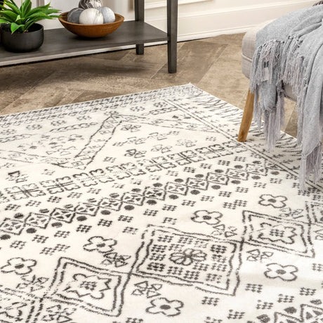 Nuloom Moroccan Frances Lpct09B Light Gray Rug.