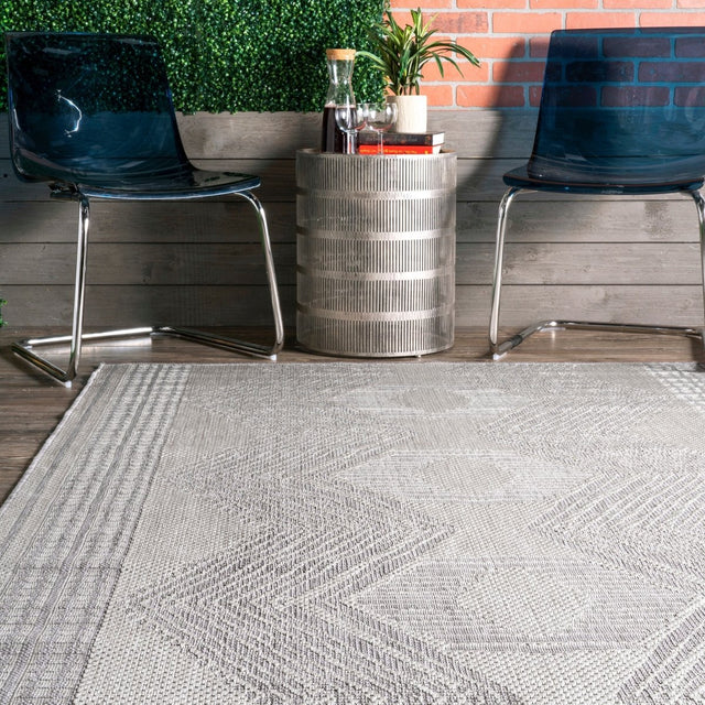 Nuloom Ranya Tribal Nra1766D Light Gray Rug.