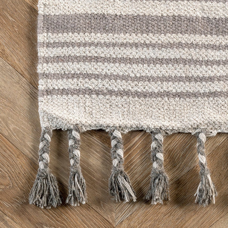 Nuloom Rose Stripe Nro1376B Light Gray Rug.