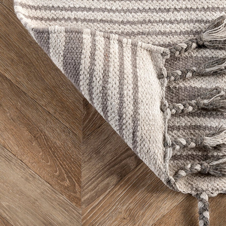 Nuloom Rose Stripe Nro1376B Light Gray Rug.