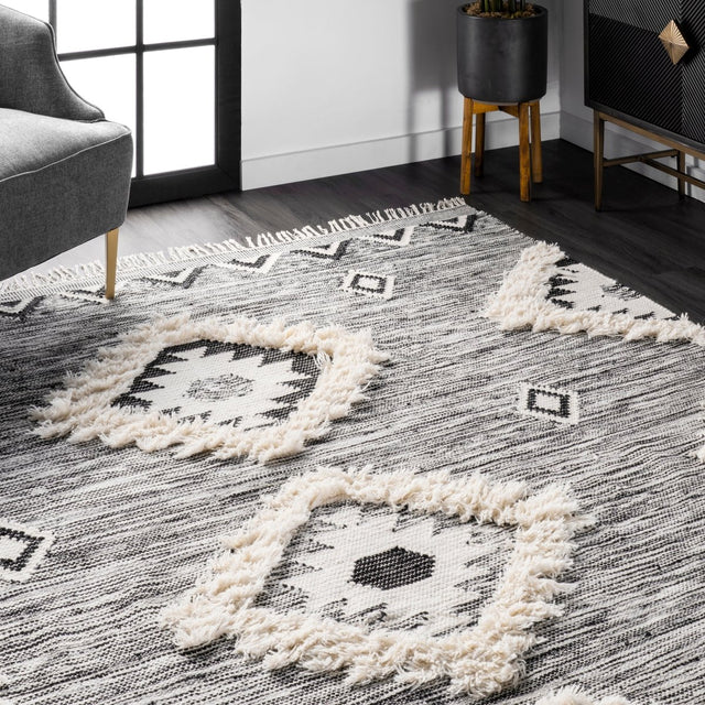 Nuloom Savannah Moroccan Nsa3319B Black Rug.