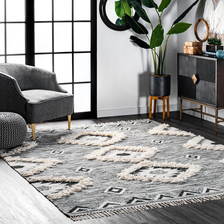 Nuloom Savannah Moroccan Nsa3319B Black Rug.