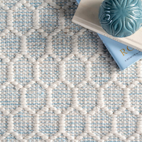 Nuloom Wylie Honeycomb Rug Nwy1375A Baby Blue Rug.