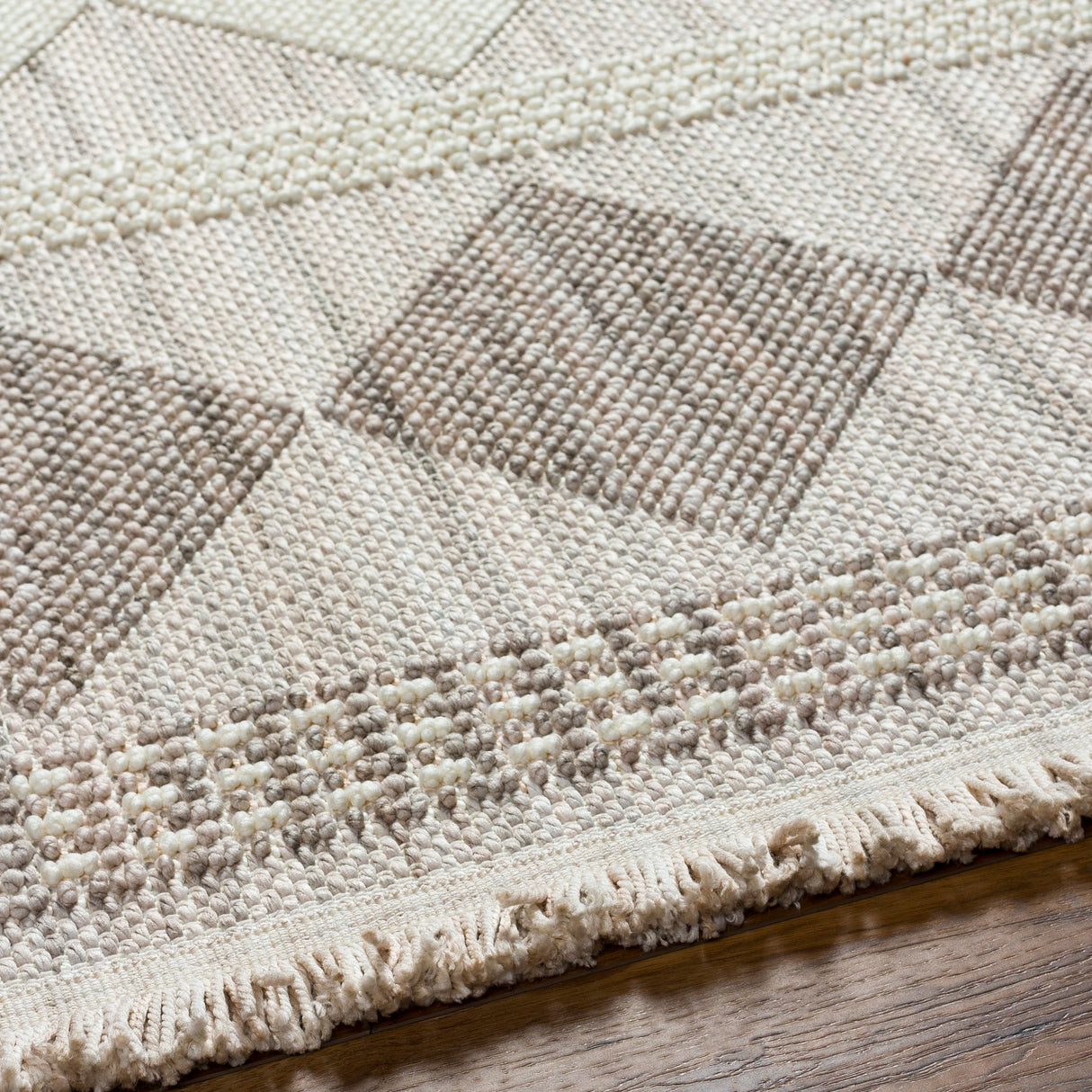 Surya New Delhi Nwh-2301 Light Grey, Sterling Grey, Metallic - Silver, Pewter Rug.