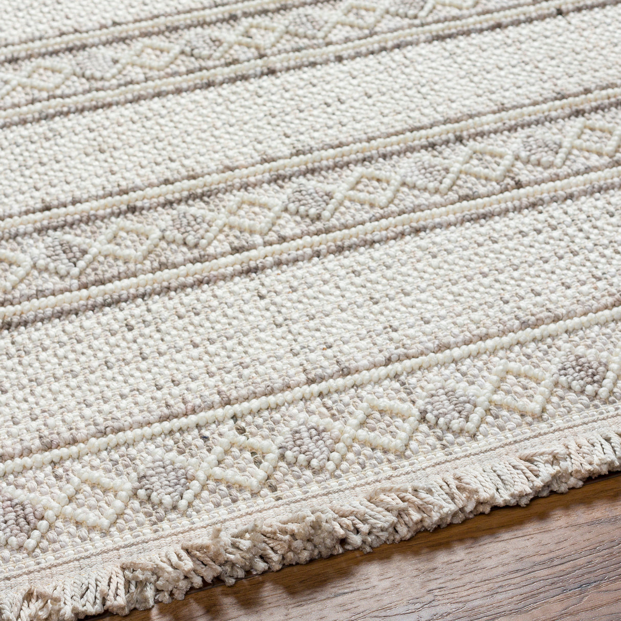 Surya New Delhi Nwh-2307 Light Silver, Light Grey, Pale Slate Rug.