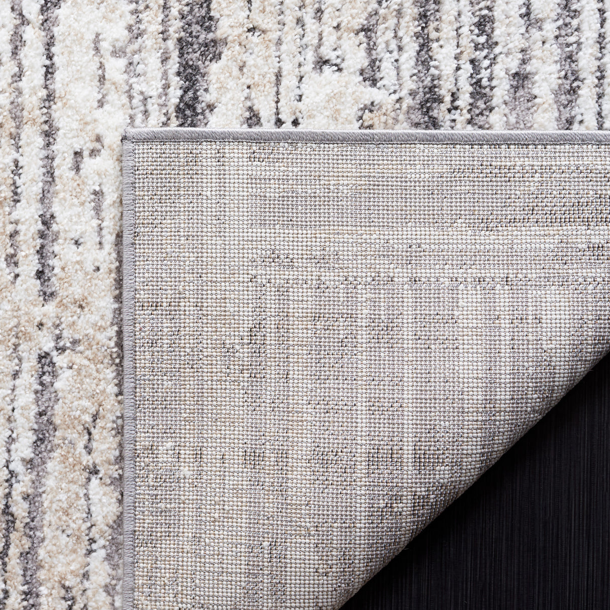 Safavieh Opal Oal420A Ivory/Dark Grey Rug.