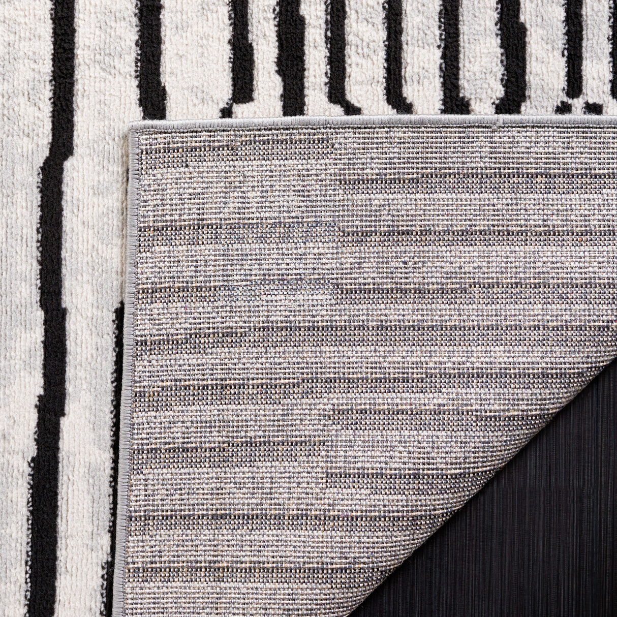 Safavieh Odyssey Ody814F Grey/Black Rug.