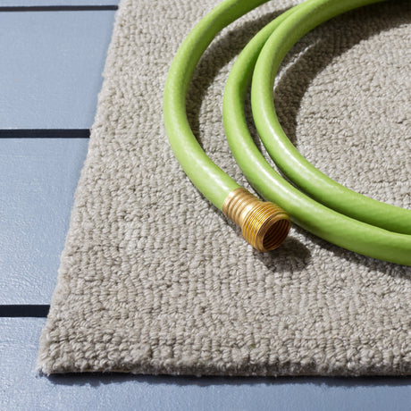 Safavieh Outdoor Micro-Loop Omp101F Grey Rug.